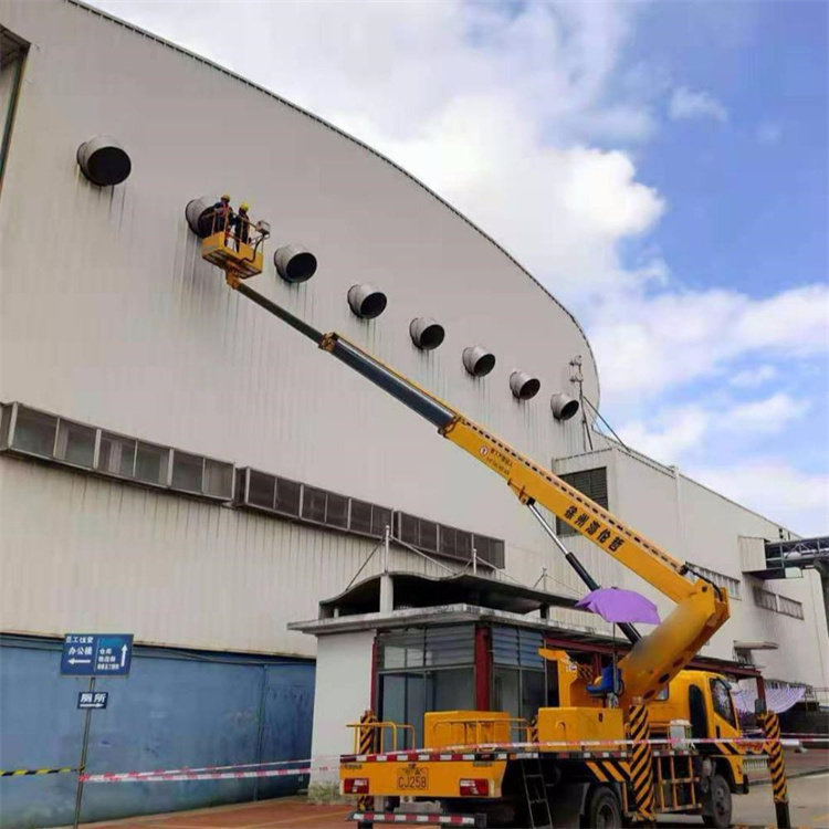 沂源县高空作业车出租服务：专业广告牌安装解决方案